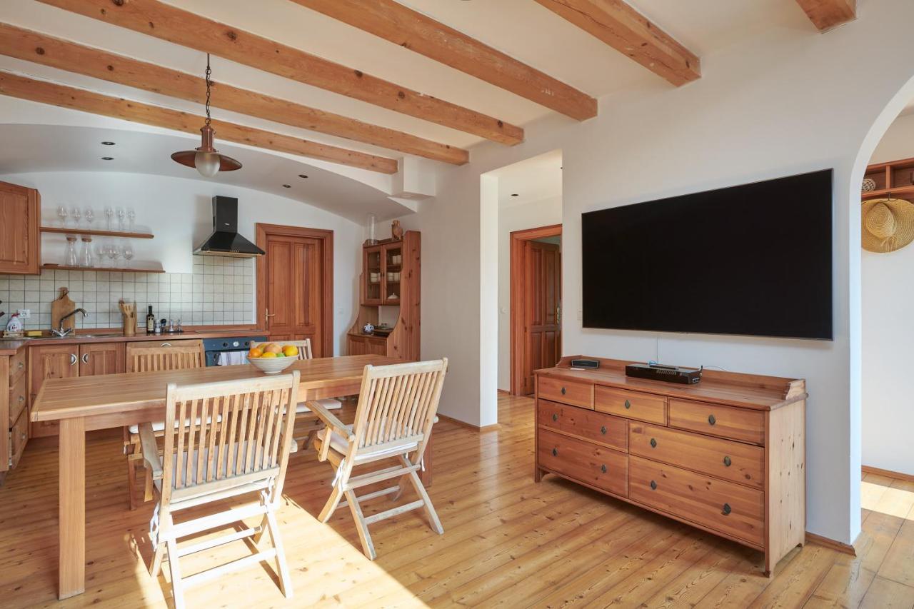 Park Cottage Govedari Bagian luar foto